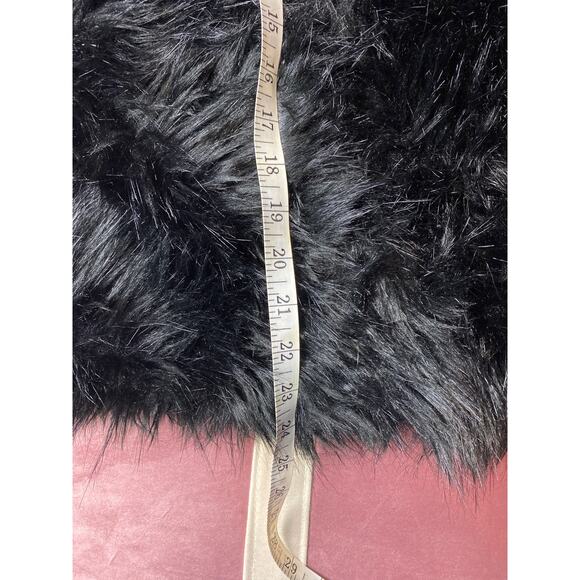 Forever 21 Black Faux Fur 2 clasp Vest Women's Size L - Picture 12 of 12